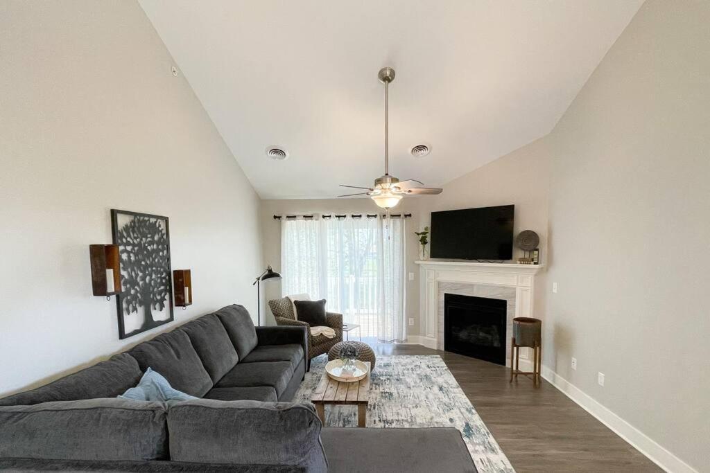 New Beautiful 3 Bedroom Condo In Bettendorf Zewnętrze zdjęcie