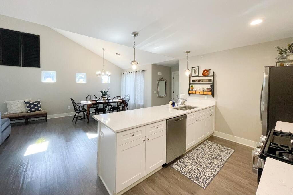 New Beautiful 3 Bedroom Condo In Bettendorf Zewnętrze zdjęcie